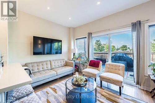 Family room - 235 Mead Avenue, Hamilton, ON - Indoor Photo Showing Living Room