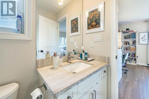 235 Mead Avenue, Hamilton, ON - Indoor Photo Showing Bathroom