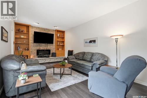 233 Sturgeon Place, Saskatoon, SK 