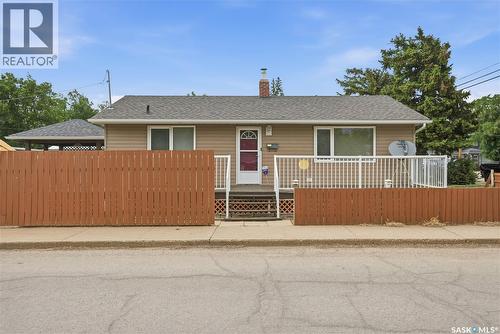 1086 9th AVENUE SW  Moose Jaw, SK S6H 5X5