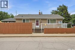 1086 9th AVENUE SW Moose Jaw, SK S6H 5X5