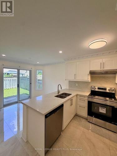 3249 Mcdowell Drive, Mississauga, ON - Indoor Photo Showing Kitchen With Double Sink