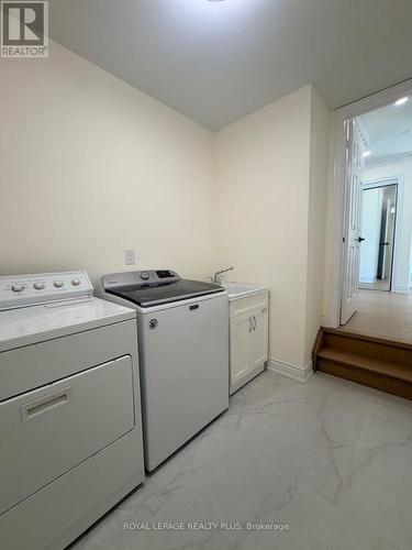 3249 Mcdowell Drive, Mississauga, ON - Indoor Photo Showing Laundry Room