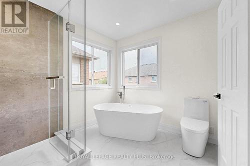 3249 Mcdowell Drive, Mississauga, ON - Indoor Photo Showing Bathroom