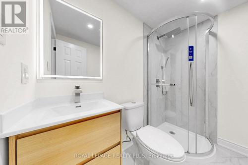 3249 Mcdowell Drive, Mississauga, ON - Indoor Photo Showing Bathroom
