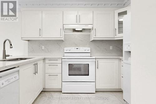 3249 Mcdowell Drive, Mississauga, ON - Indoor Photo Showing Kitchen