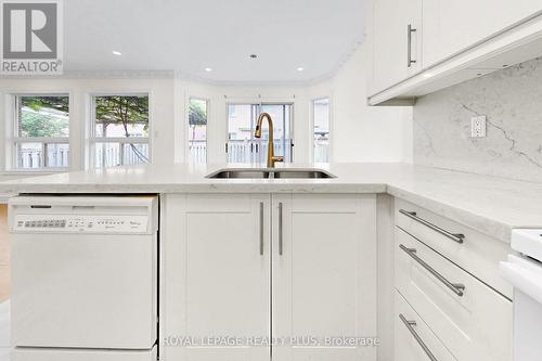 3249 Mcdowell Drive, Mississauga, ON - Indoor Photo Showing Kitchen With Double Sink