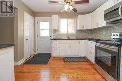 Kitchen walk-out to side deck - 