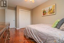 Bedroom 2 entry and closet - 