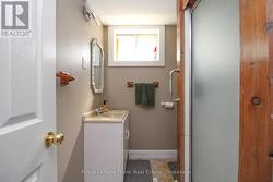 Basement 3-piece bathroom - 