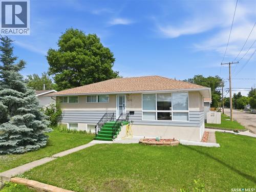 1402 93rd STREET  North Battleford, SK S9A 0C1