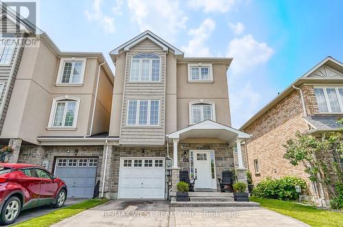176 GAIL PARKS CRESCENT  Newmarket, ON L3X 2C3