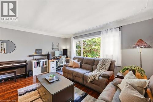836 Concession Street Unit# 310, Hamilton, ON - Indoor Photo Showing Living Room