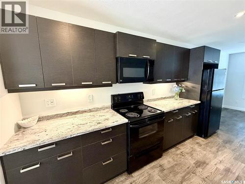 2043 Broder Street, Regina, SK - Indoor Photo Showing Kitchen