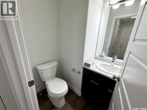2043 Broder Street, Regina, SK - Indoor Photo Showing Bathroom