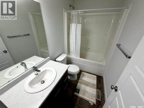2043 Broder Street, Regina, SK - Indoor Photo Showing Bathroom