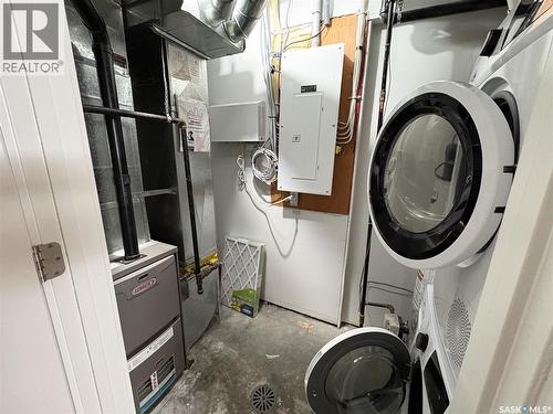 2043 Broder Street, Regina, SK - Indoor Photo Showing Laundry Room