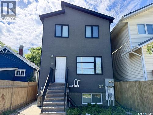 2043 Broder Street, Regina, SK - Outdoor