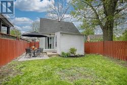 Close to downtown amenities, shopping - 