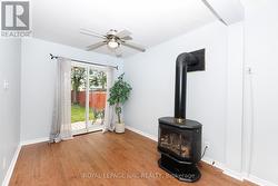 Dining area with walk-out to back yard - 