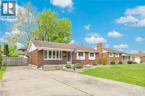 1570 LAURIER DRIVE  Lasalle, ON N9J 1N5
