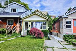 9 BRYANT AVENUE Toronto, ON M4C 5G9