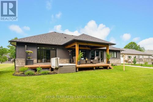 7 Reynolds Road, Tiny, ON 