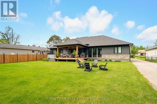 7 Reynolds Road, Tiny, ON 