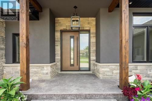 7 Reynolds Road, Tiny, ON 