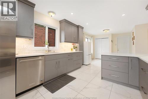 1075 Stoneybrook, Windsor, ON 