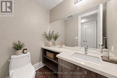 Th122 - 29 Queens Quay E, Toronto, ON 