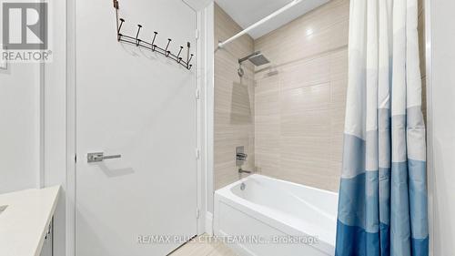 Th122 - 29 Queens Quay E, Toronto, ON 