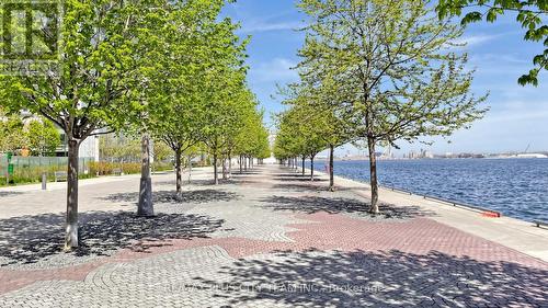 Th122 - 29 Queens Quay E, Toronto, ON 