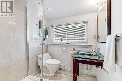 103 Edward Street, London South (South F), ON - Indoor Photo Showing Bathroom