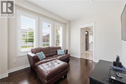 4645 Doug Wright Drive, Burlington, ON - Indoor Photo Showing Living Room