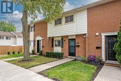 24 - 61 SARAH LANE Oakville (Br Bronte), ON L6L 3V2