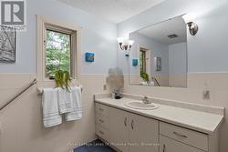 Second of 3 bathrooms - 
