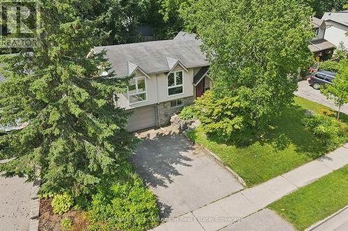18 GATEWAY DRIVE  Guelph (Willow West/Sugarbush/West Acres), ON N1H 6W8