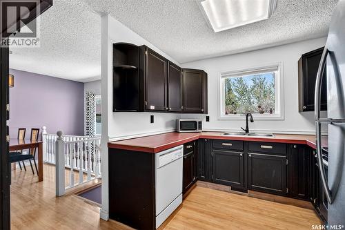 22 Edelweiss Crescent, Moose Jaw, SK - Indoor Photo Showing Kitchen With Double Sink