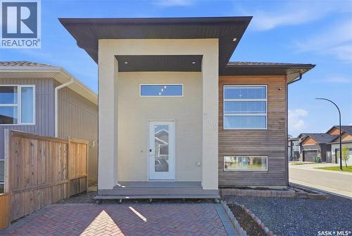 202 Bentley COURT  Saskatoon, SK S7L 6L4