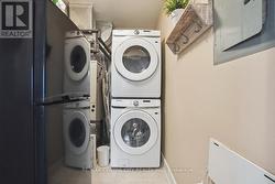 Extra large laundry room - 