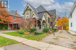 34 GLADSTONE AVENUE  St. Thomas, ON N5R 2L4