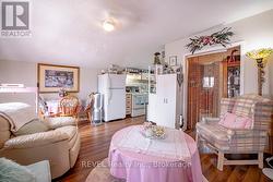 UPPER APPARTMENT - 