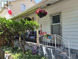 BACK PORCH - 