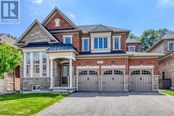 60 AVANTI CRESCENT  Hamilton, ON L8B 1W7