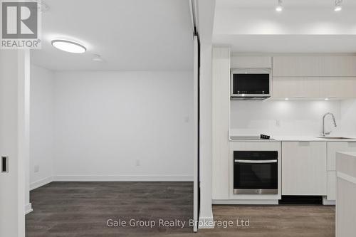 303 - 370 Martha Street, Burlington (Brant), ON 