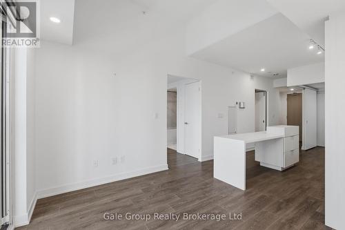 303 - 370 Martha Street, Burlington (Brant), ON 