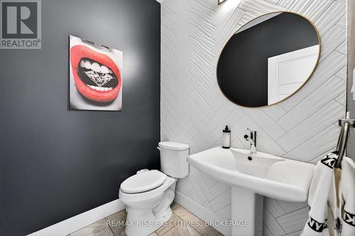 700 Stonehenge Street, Kingston (City Northwest), ON - Indoor Photo Showing Bathroom