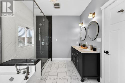700 Stonehenge Street, Kingston (City Northwest), ON - Indoor Photo Showing Bathroom