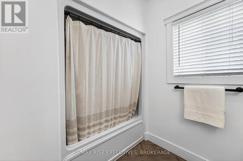 700 Stonehenge Street, Kingston (City Northwest), ON - Indoor Photo Showing Bathroom